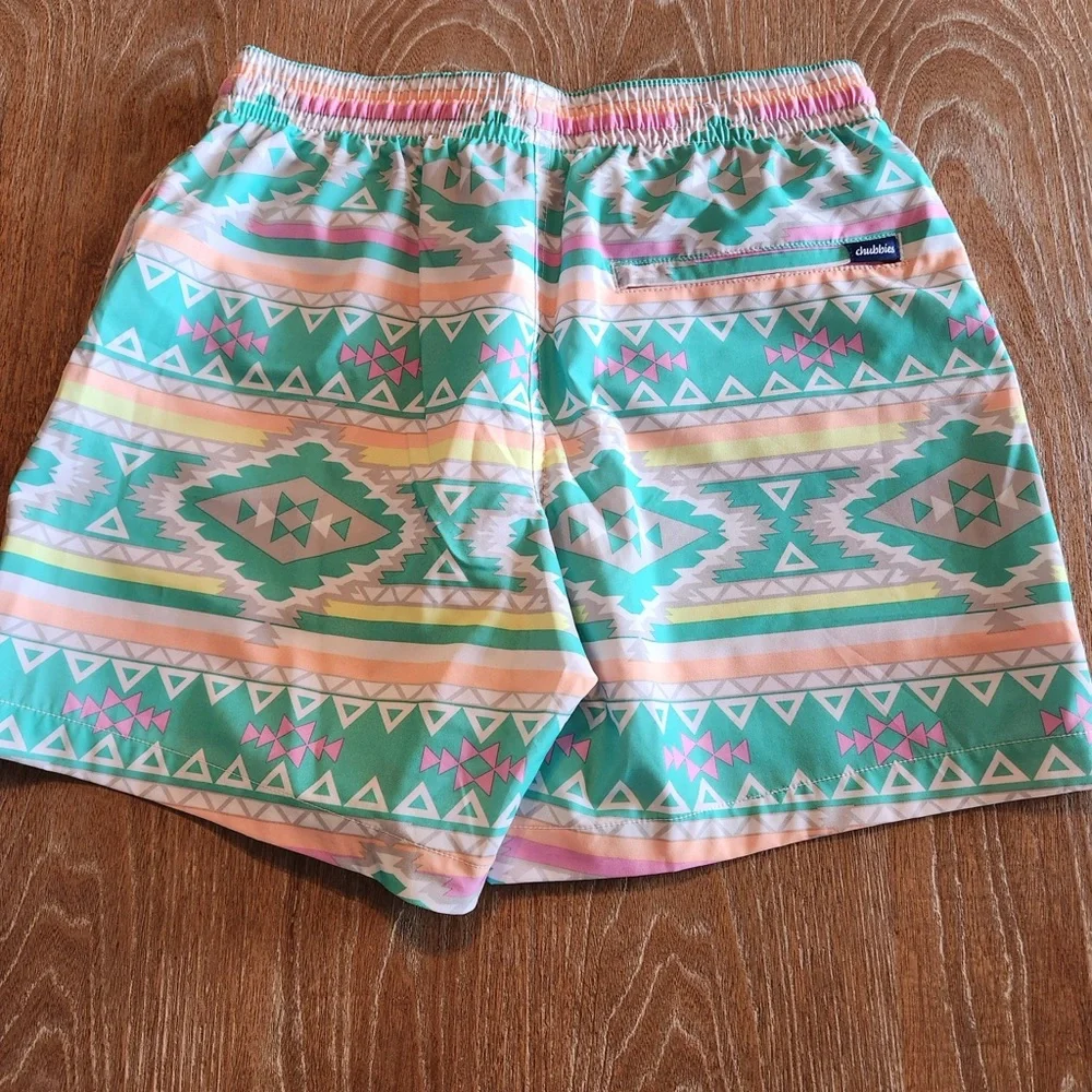 NWOT CHUBBIES Men’s‎ Size Small 5’5”Aztec Tribal Pastel Print Swim Shorts